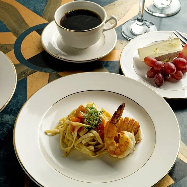 International Tableware FL-16GF Florentine 10x22 Gold Rim Ivory (American White) Stoneware Plate - 12/Case
