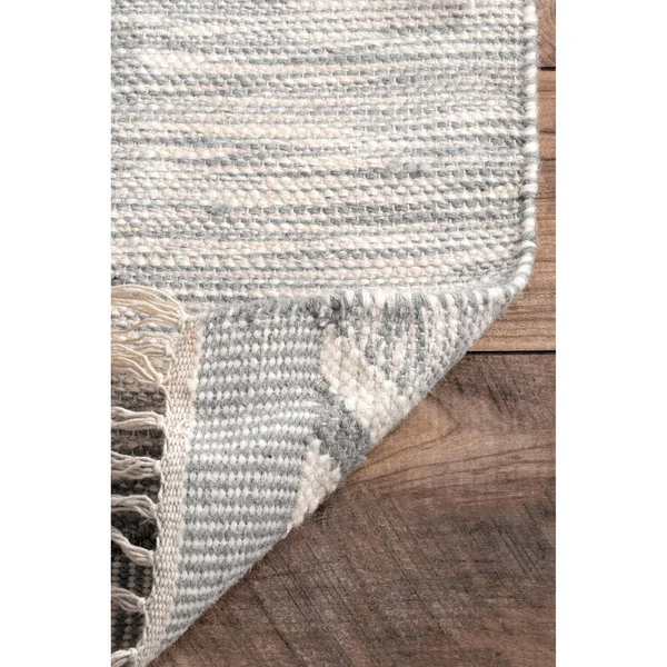 nuLOOM Savannah Moroccan Fringe Light Gray 5 ft. x 8 ft. Area Rug