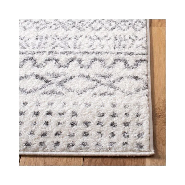 Safavieh Tulum Emmett Distressed Geometric Area Rug - 4&5 inch x 6&5 inch, Ivory/Grey