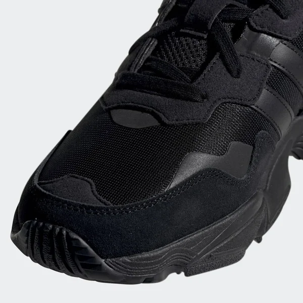Adidas Men's Originals Yung-96 Casual Shoes, Black - Size 9.0