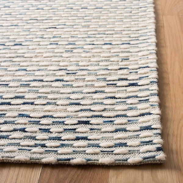 Safavieh Handmade Marbella Aase Wool Rug - 2&3x22 x 8& Runner - White/Navy