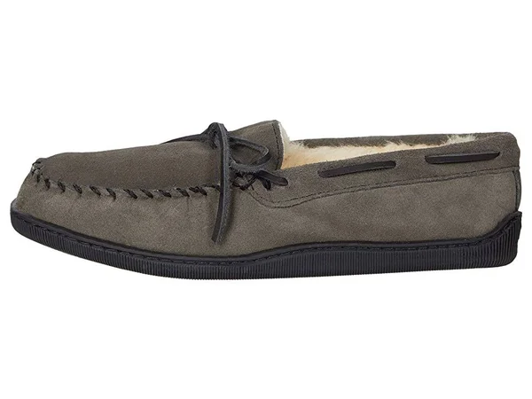 Minnetonka Sheepskin Hardsole Moccasin 13 Men's Grey