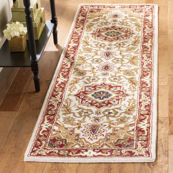 Safavieh Classic CL763A 2&3x22 x 10&0x22 Runner Light Gold, Red Area Rug