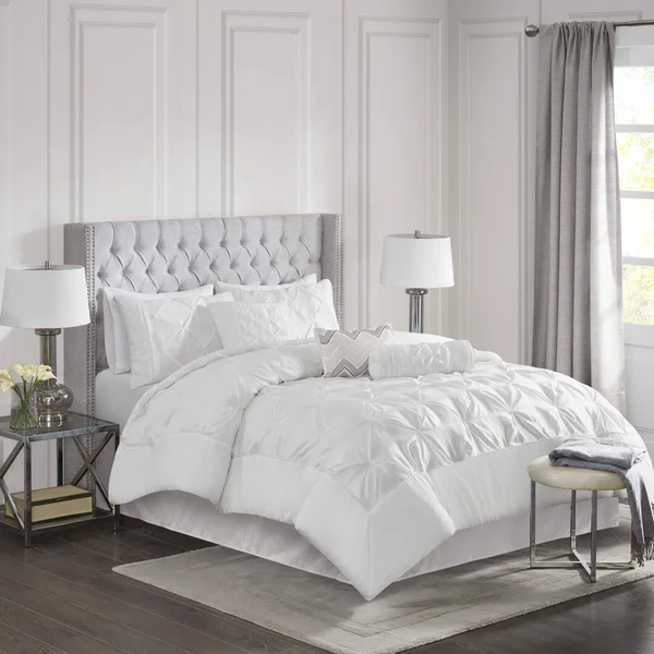 Madison Park - Laurel 7 Piece Tufted Comforter Set - White - King