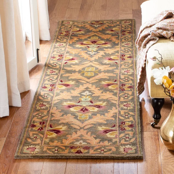 Safavieh Antiquities AT54A 3&0x22 x 5&0x22 Wine - Gold Area Rug