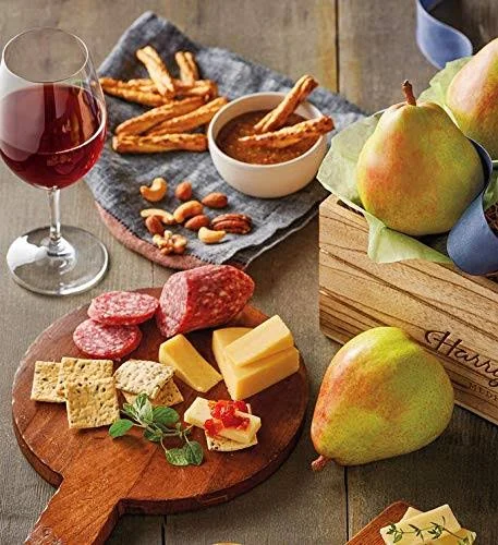 Harry & David Signature Pear - Nut, and Cheese Gift Basket - Grand