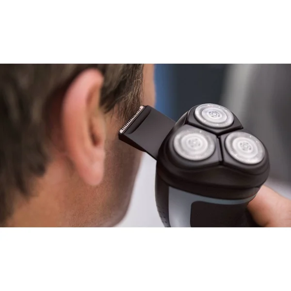 Philips Norelco Wet & Dry Men's Rechargeable Electric Shaver 2500 - S1311/82