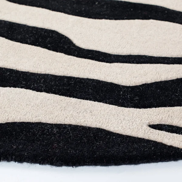 Safavieh Soho SOH784A 3&6x22 x 5&6x22 Beige, Black Area Rug