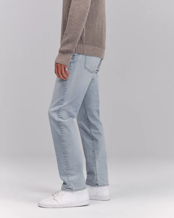 Men's Straight Jeans in Light Wash, Size 28 x 30, Abercrombie & Fitch