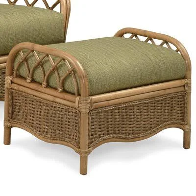 Everglade 27x22 Rectangle Standard Ottoman Braxton Culler Body Fabric: Beige Performance; 0863-93, Leg Color: Bisque