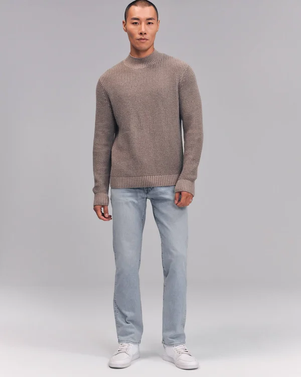 Men's Straight Jeans in Light Wash, Size 28 x 30, Abercrombie & Fitch