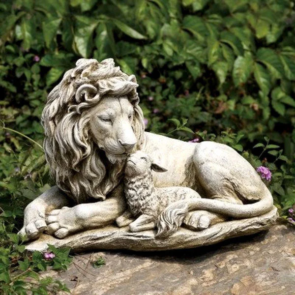 Joseph&s Studio Lion and Lamb Garden Statue
