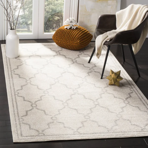 Safavieh 5& x 5& Square Amherst AMT414E Ivory - Light Grey Rug