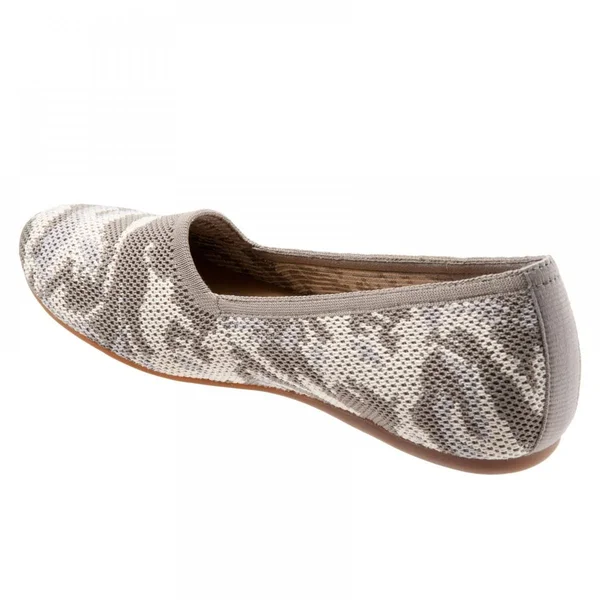 Women's SoftWalk Sicily Flat - Warm Grey - Size 5.5