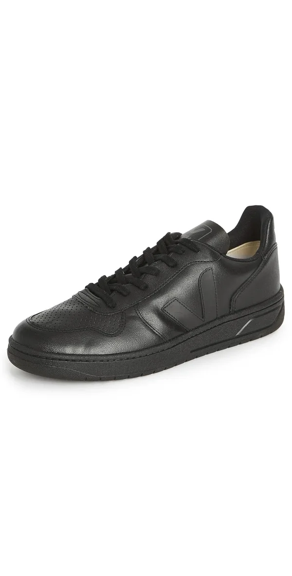 Veja V-10 - Black, Black Sole - US 11 - Men