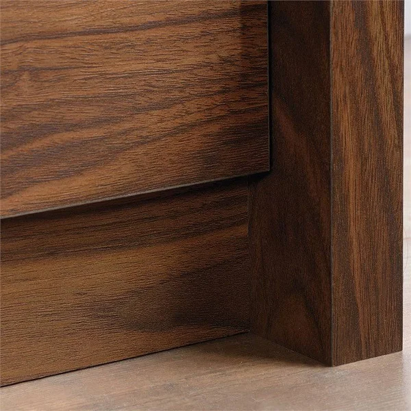 Pemberly Row 4 Drawer Chest in Grand Walnut