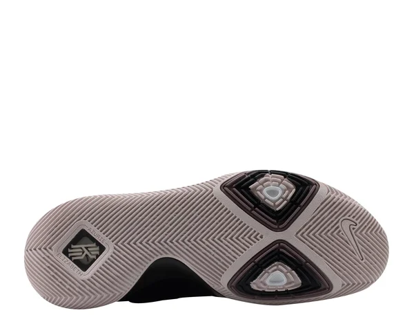 Nike Kyrie 3 Black 9