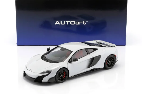 McLaren 675LT Silica White 1/18 Model Car by AUTOart