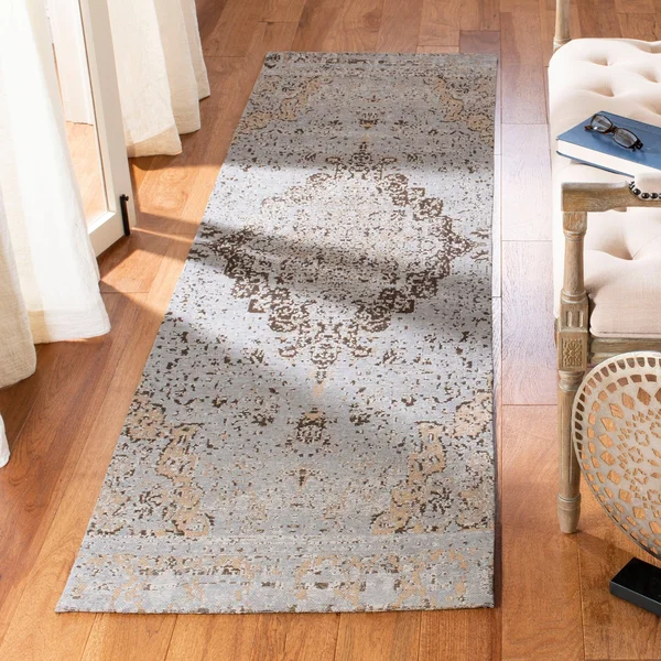 Safavieh Classic Vintage CLV110E Taupe 4' x 6' Area Rug