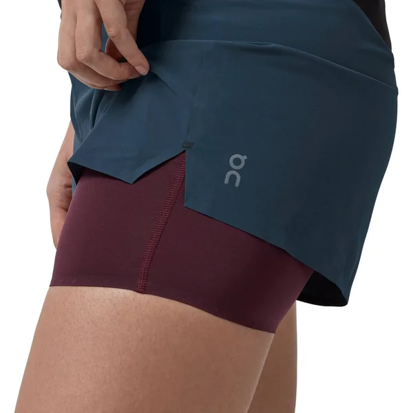 on Running Women's Running Shorts, Navy/Mulberry, Medium