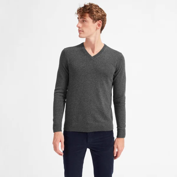 Men's Cashmere V-Neck Sweater by Everlane in Charcoal, Size M