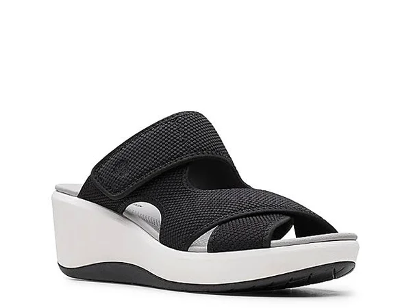 Women's Clarks Cloudsteppers Cali Reef Wedge Sandal - Black - Size 7
