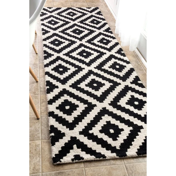 nuLOOM Hand Tufted Kellee Wool Runner Rug, 2& 6x22 x 12&, Black