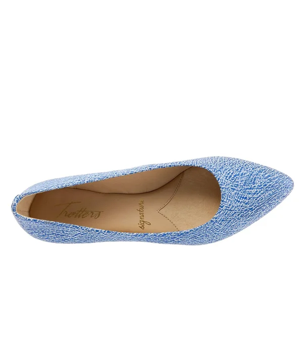 Women's Trotters Estee, Size: 6.5, Blue