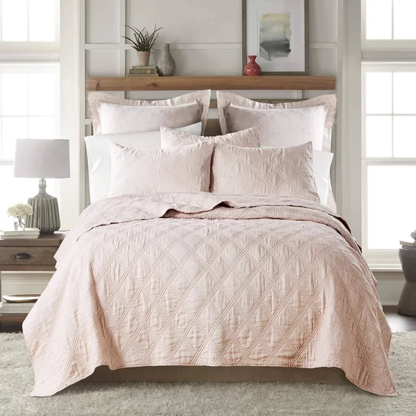 Levtex Home Washed Linen King Quilt in Blush