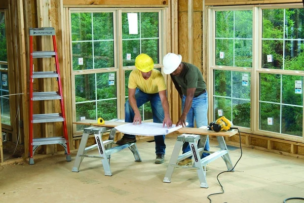 Louisville Ladder 4-Foot Aluminum Sawhorse 300-Pound Capacity L-2032-04
