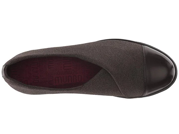Munro Women's Plum - Brown Stretch Fabric Size: 7 N