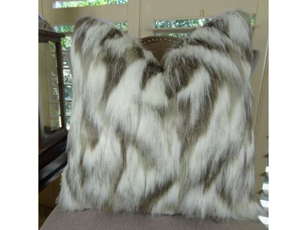 Plutus Tibet Faux Fox Handmade Throw Pillow 18x22 x 18x22